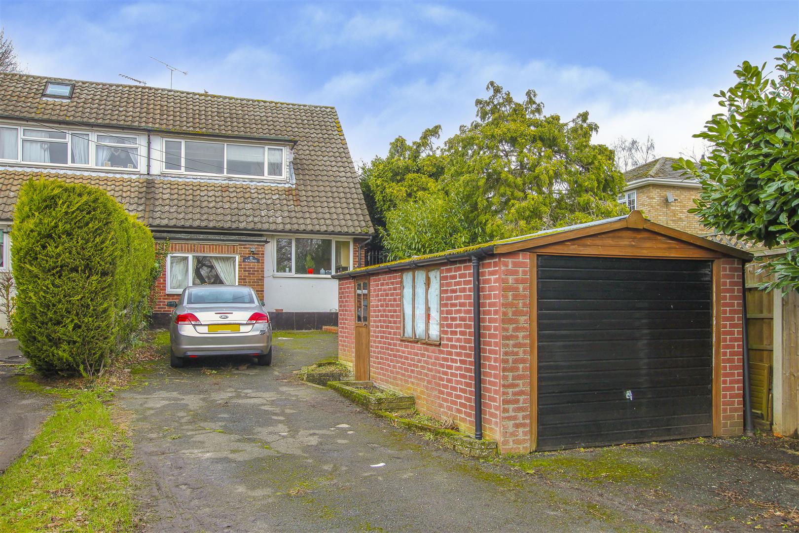 Beehive Chase, Hook End, Brentwood Keith Ashton